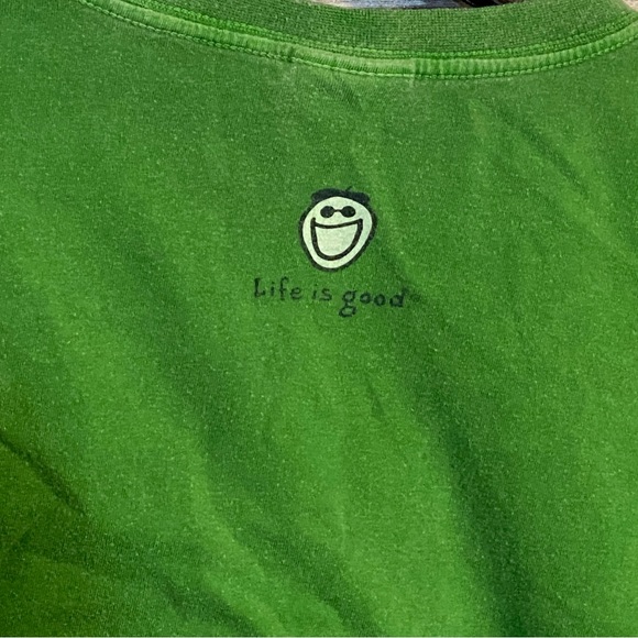 Life is Good flip flop tee SZ M GUC, bust 21” flat, length 25”, sleeves 2” - Picture 4 of 10